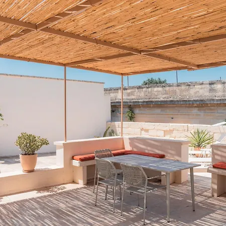 Lotus Full Kitchen & Balcony In Historic Centre Lecce
