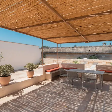 Lotus Full Kitchen & Balcony In Historic Centre Lägenhet Lecce