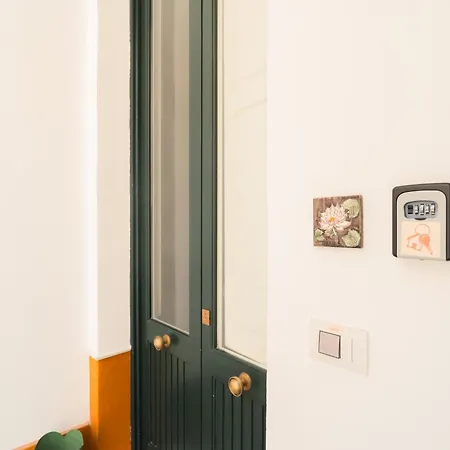 Lotus Full Kitchen & Balcony In Historic Centre Apartment