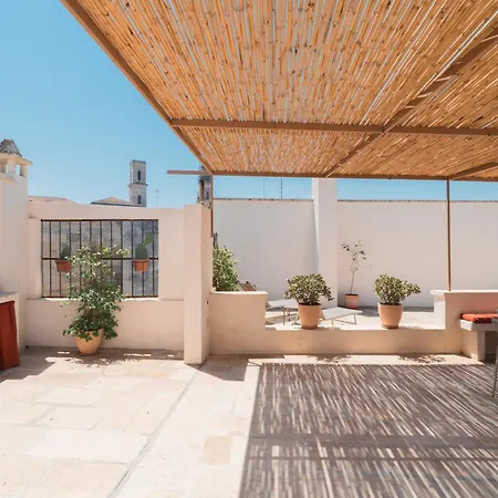 Lotus & Rooftop By Colibri Apartment