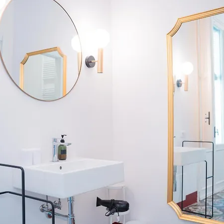 Lotus & Rooftop By Colibri 아파트 *